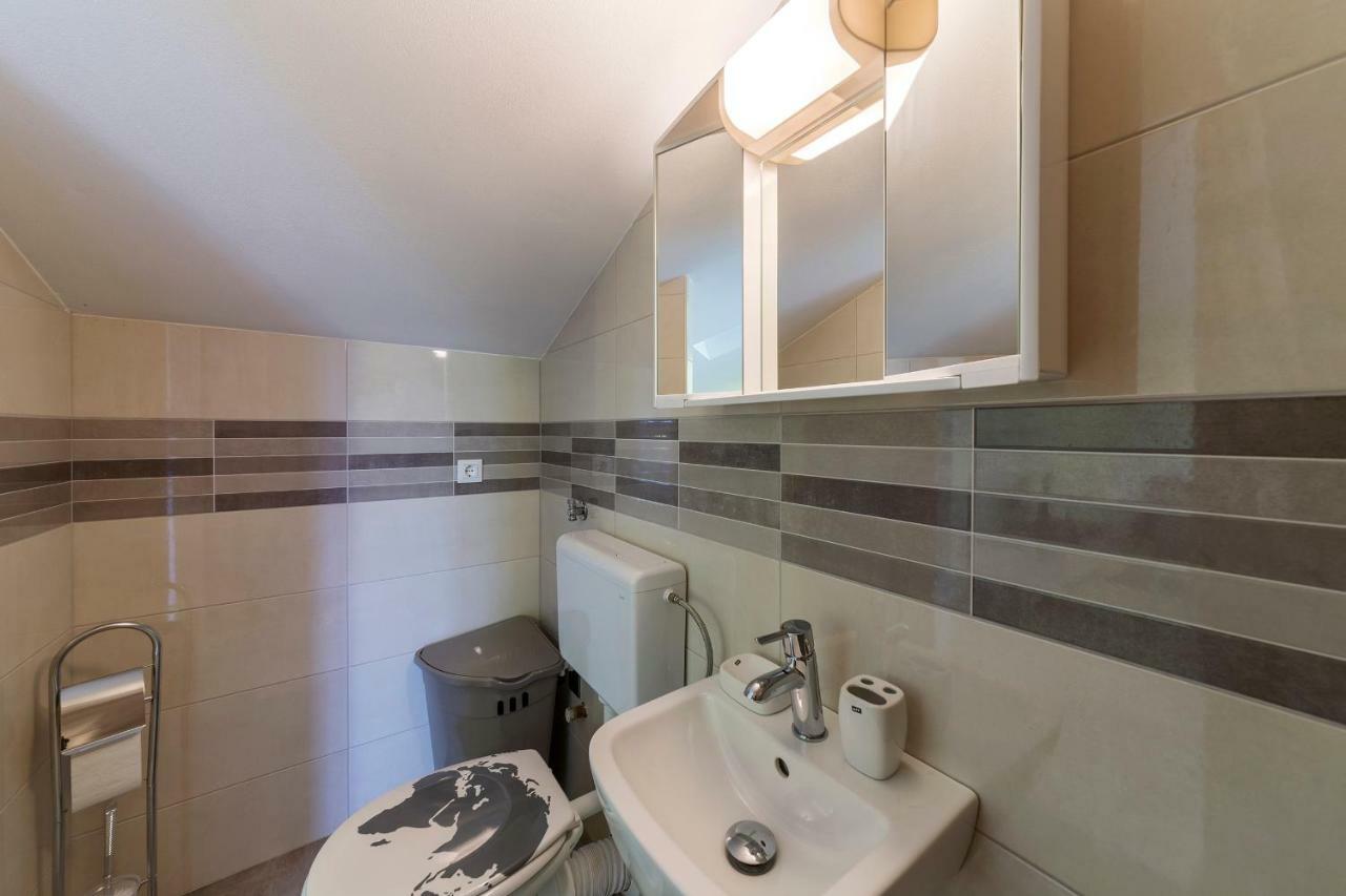 Apartmani Suzi Pola Esterno foto