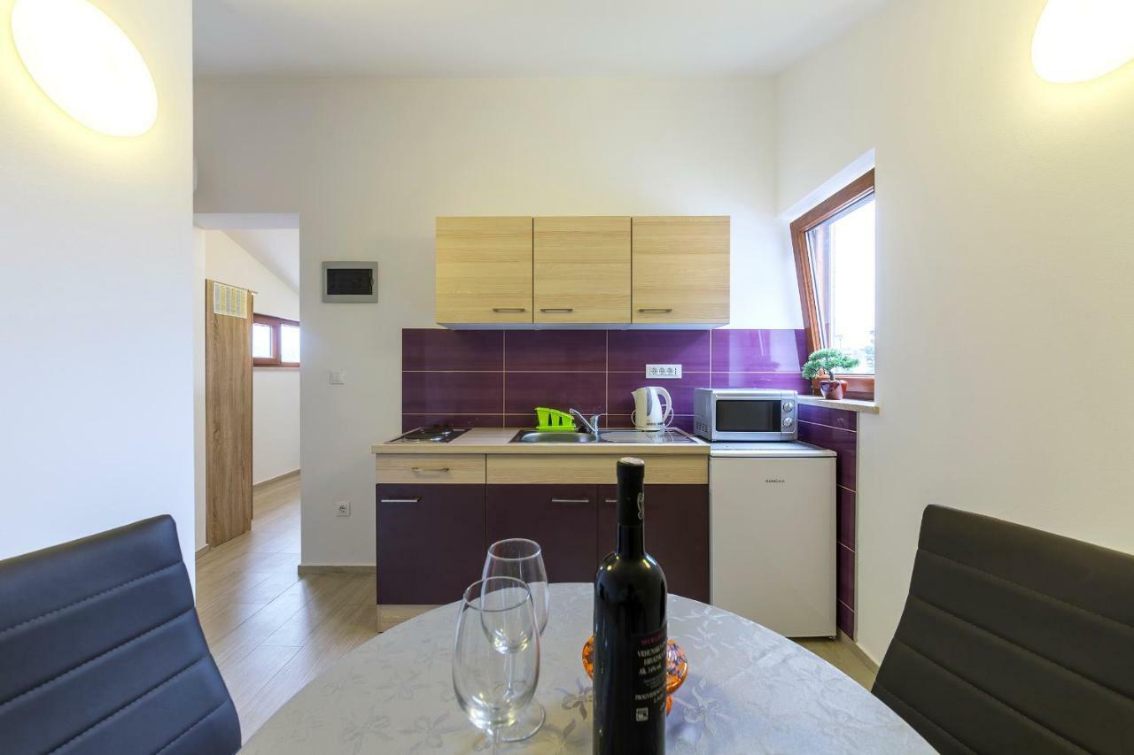 Apartmani Suzi Pola Esterno foto