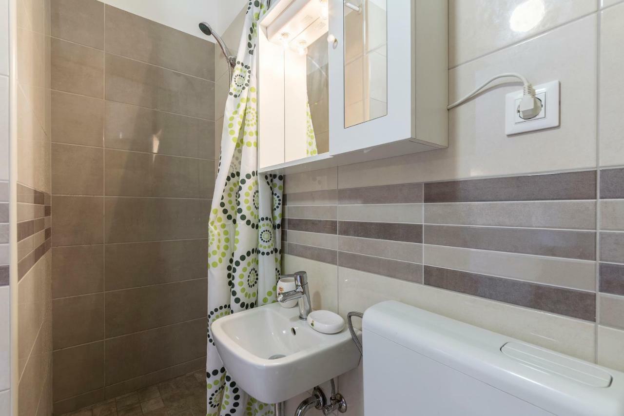 Apartmani Suzi Pola Esterno foto