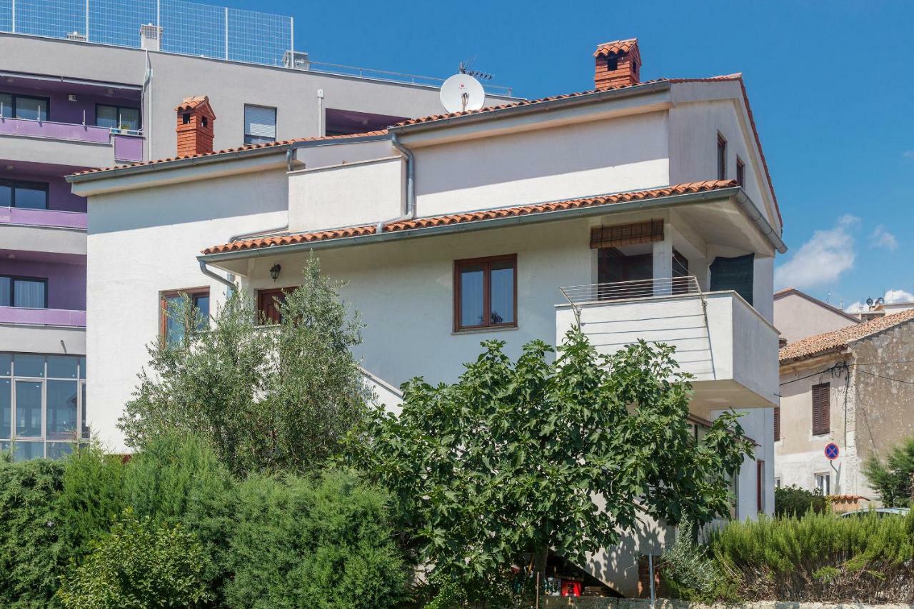 Apartmani Suzi Pola Esterno foto